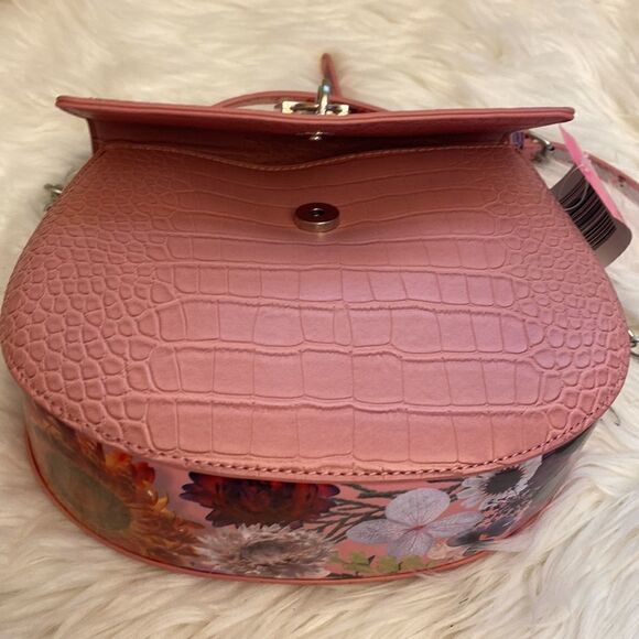 NWT Betsey Johnson Dark Blush Snake Embossed Floral Saddle Bag | Crossbody Bag - Picture 14 of 17